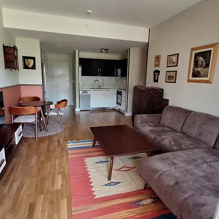 Nikola's Center Garden View *