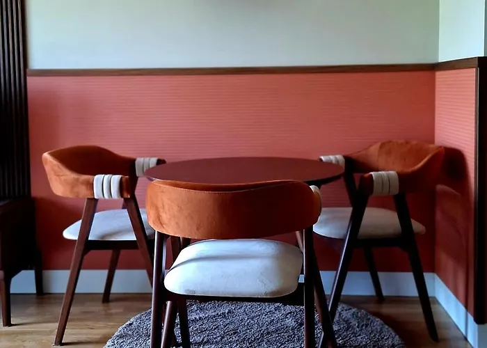 Nikola's Center Garden View