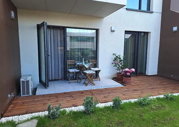 Nikola's Center Garden View Скопье